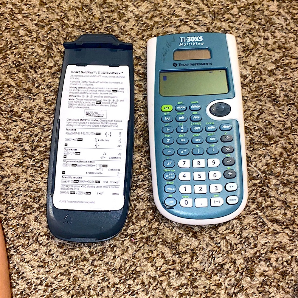Texas Instruments calculator - Picture 1 of 2